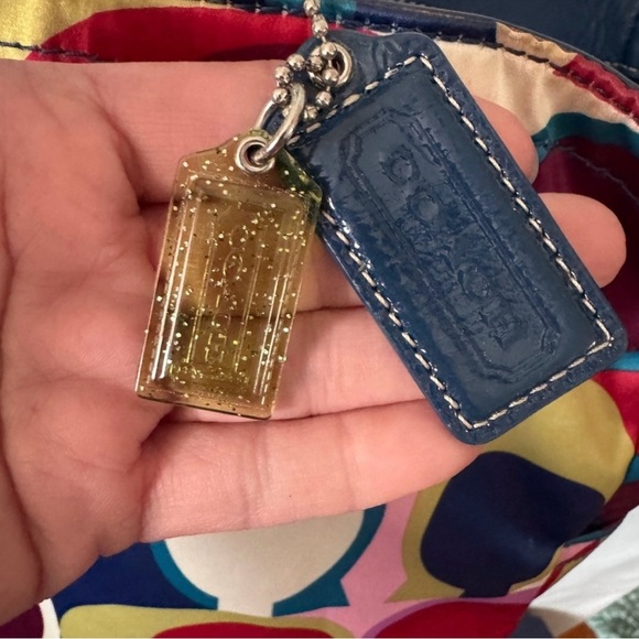 Coach Poppy Signature Sateen Tote - Picture 4 of 9